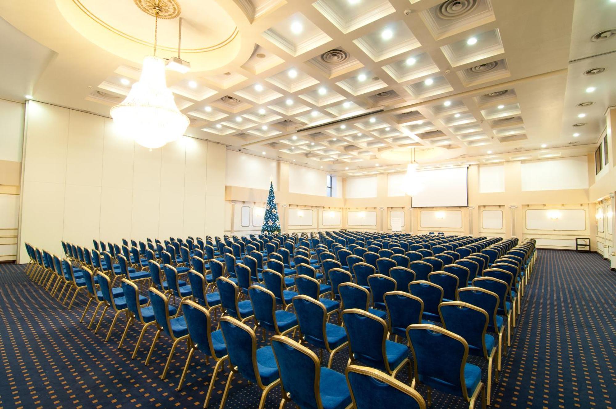 Hotel Rapsodia City Center Botosani Exterior photo