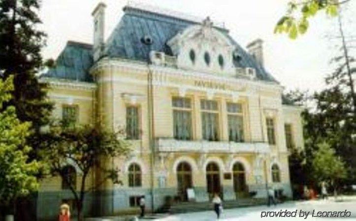 Hotel Rapsodia City Center Botosani Exterior photo